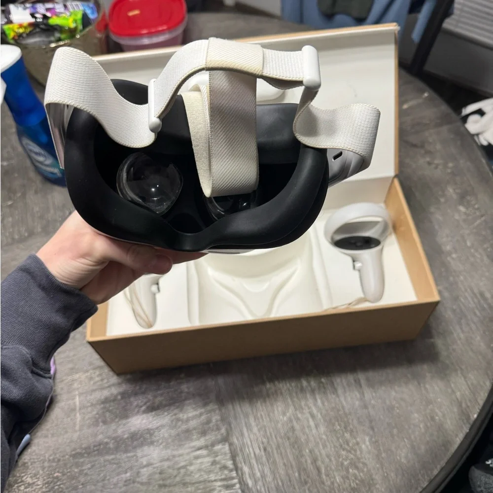 Oculus VR Headset - Tan Box